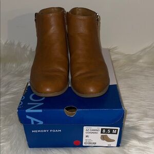 Arizona Jean Company Brown Ankle Boots